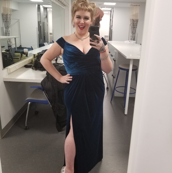 Meet your Posher! - Picture 2 of 4